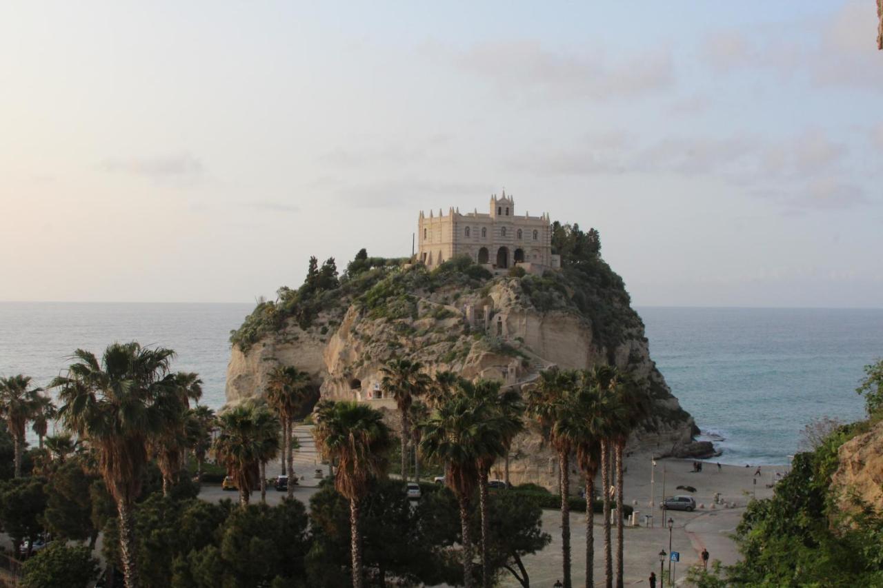 Don Francisco Rooms - Tropea Eksteriør billede